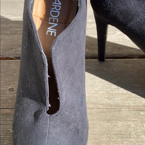 Women’s zipper back, black faux suede heels - Picture 3 of 3